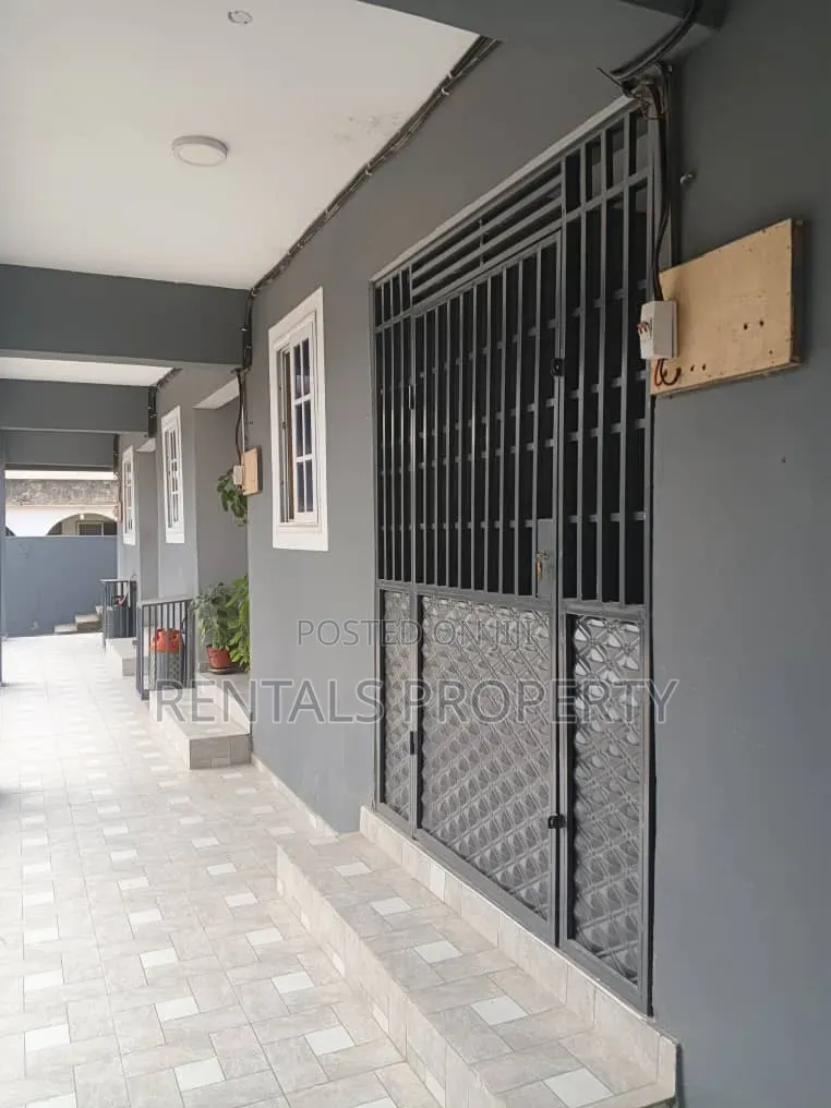1bdrm Block of Flats in Pentecost for rent