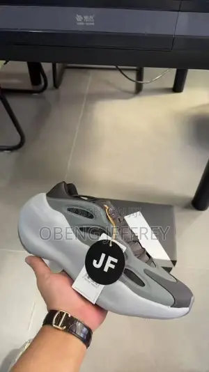 Original Adidas Hyperboost in Colours