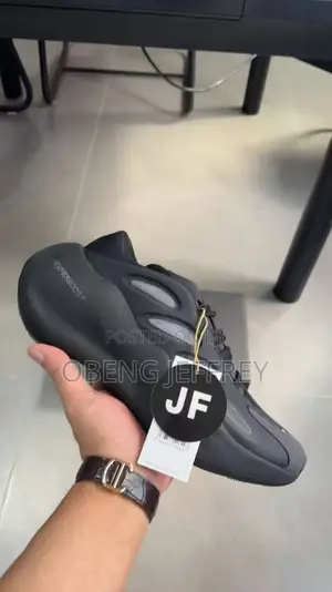 Original Adidas Hyperboost in Colours