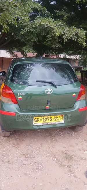Toyota Vitz 2010 Green