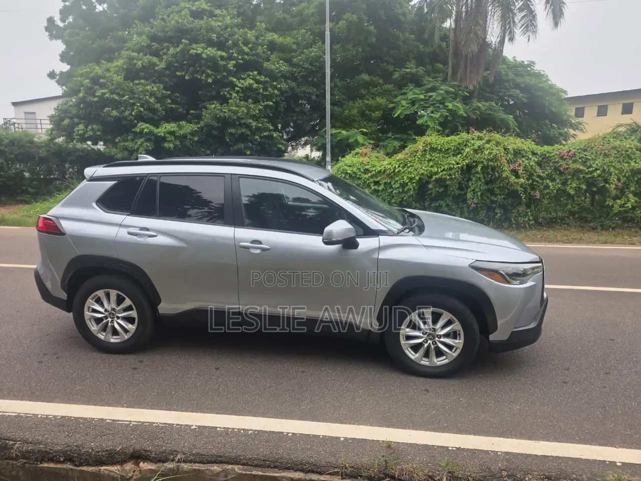 Toyota Corolla Cross LE AWD 2023 Silver