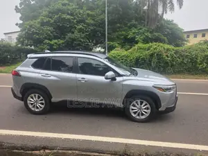 Toyota Corolla Cross LE AWD 2023 Silver