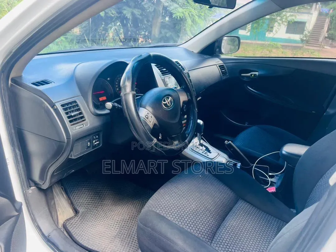 Toyota Corolla 2010 White