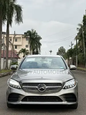 Mercedes-Benz C300 2020 Gold