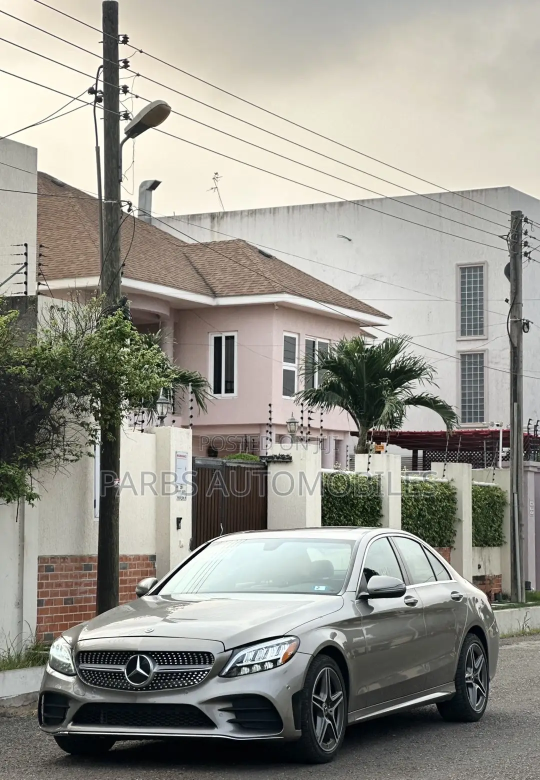 Mercedes-Benz C300 2020 Gold