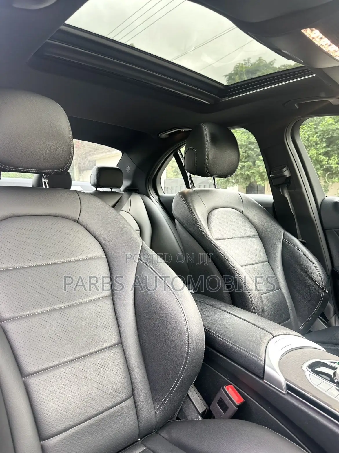 Mercedes-Benz C300 2020 Gold