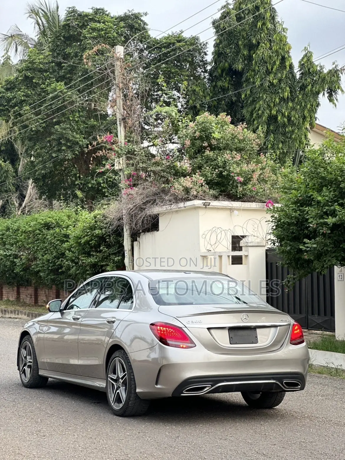 Mercedes-Benz C300 2020 Gold