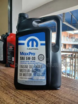 Original Mopar MaxPro SAE 5w-30 Synthetic Blend Engine Oil