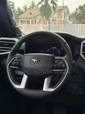 Toyota Tundra Platinum CrewMax 4WD SB w/6.5' Bed 2025 Blue