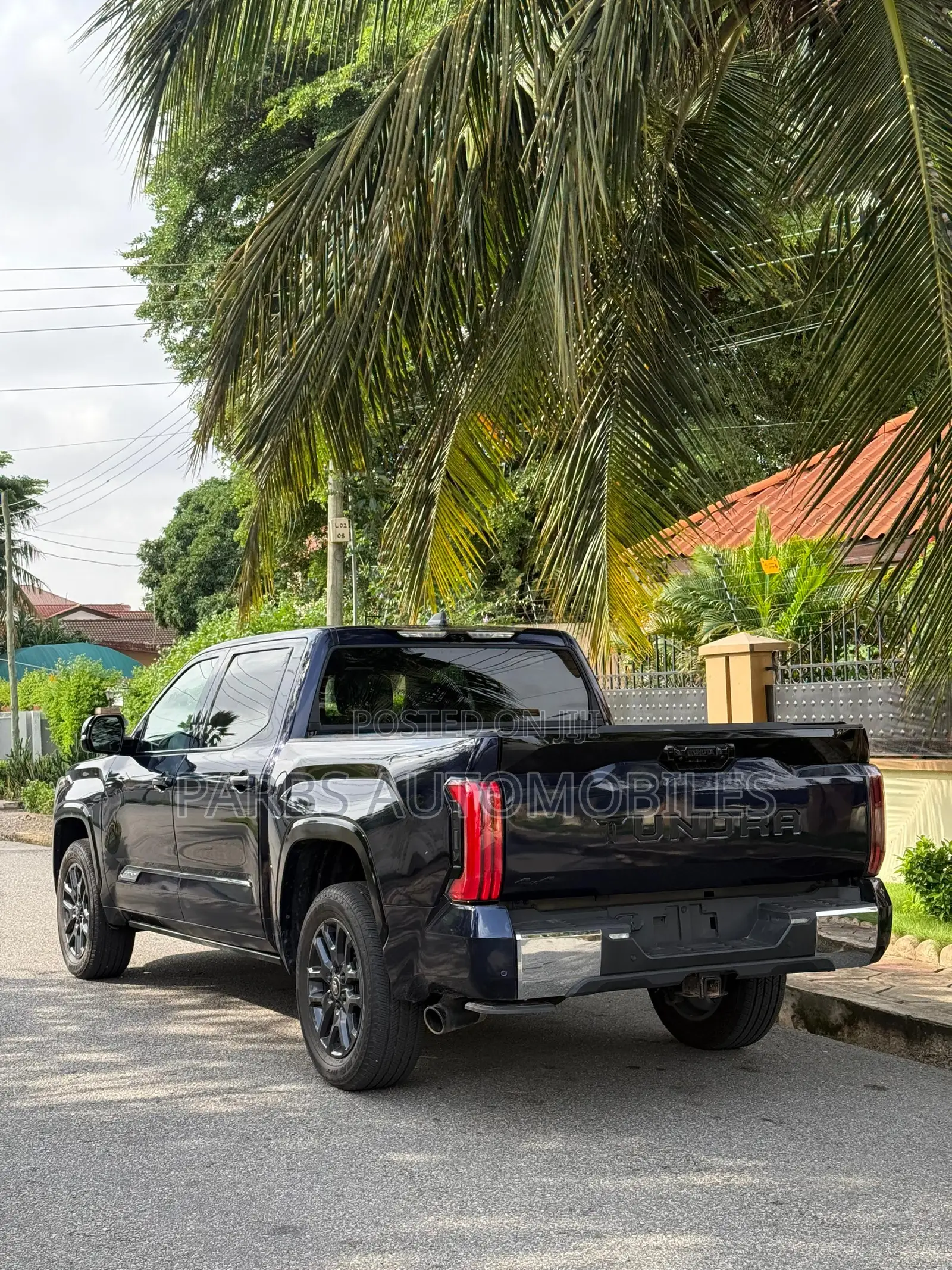 Toyota Tundra Platinum CrewMax 4WD SB w/6.5' Bed 2025 Blue