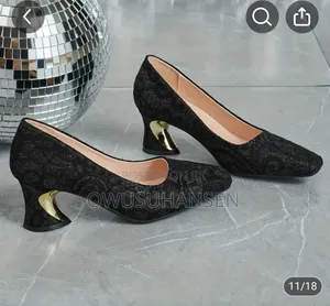 Ladies Shoe