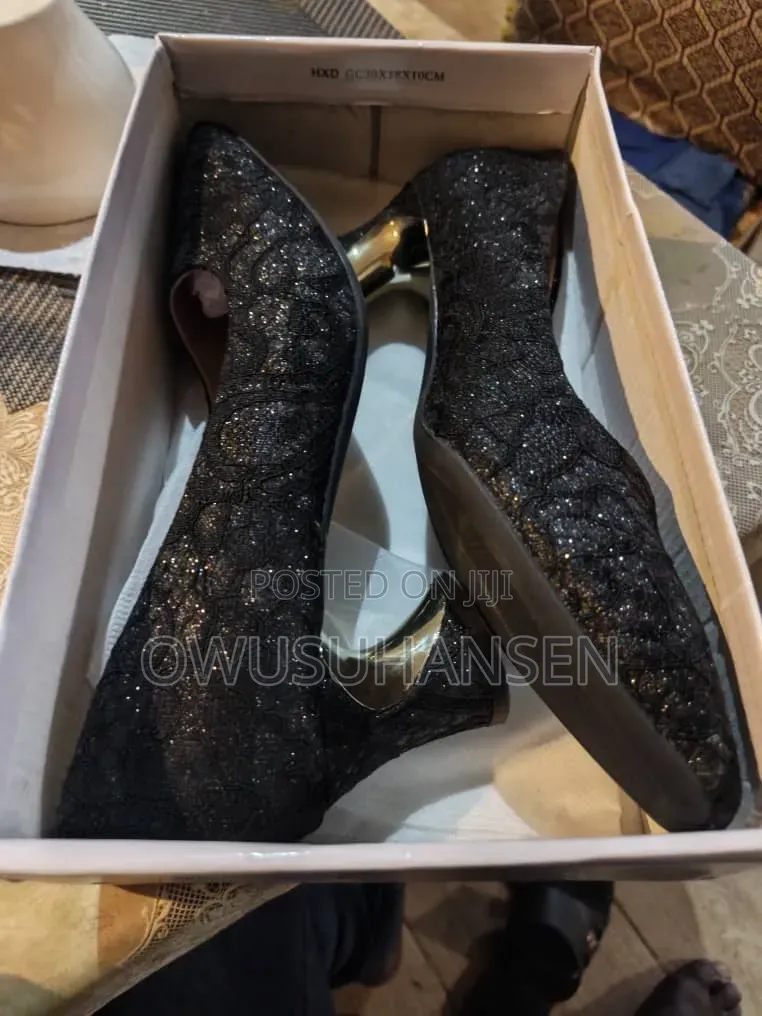 Ladies Shoe