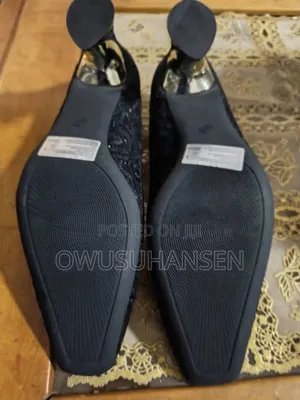 Ladies Shoe