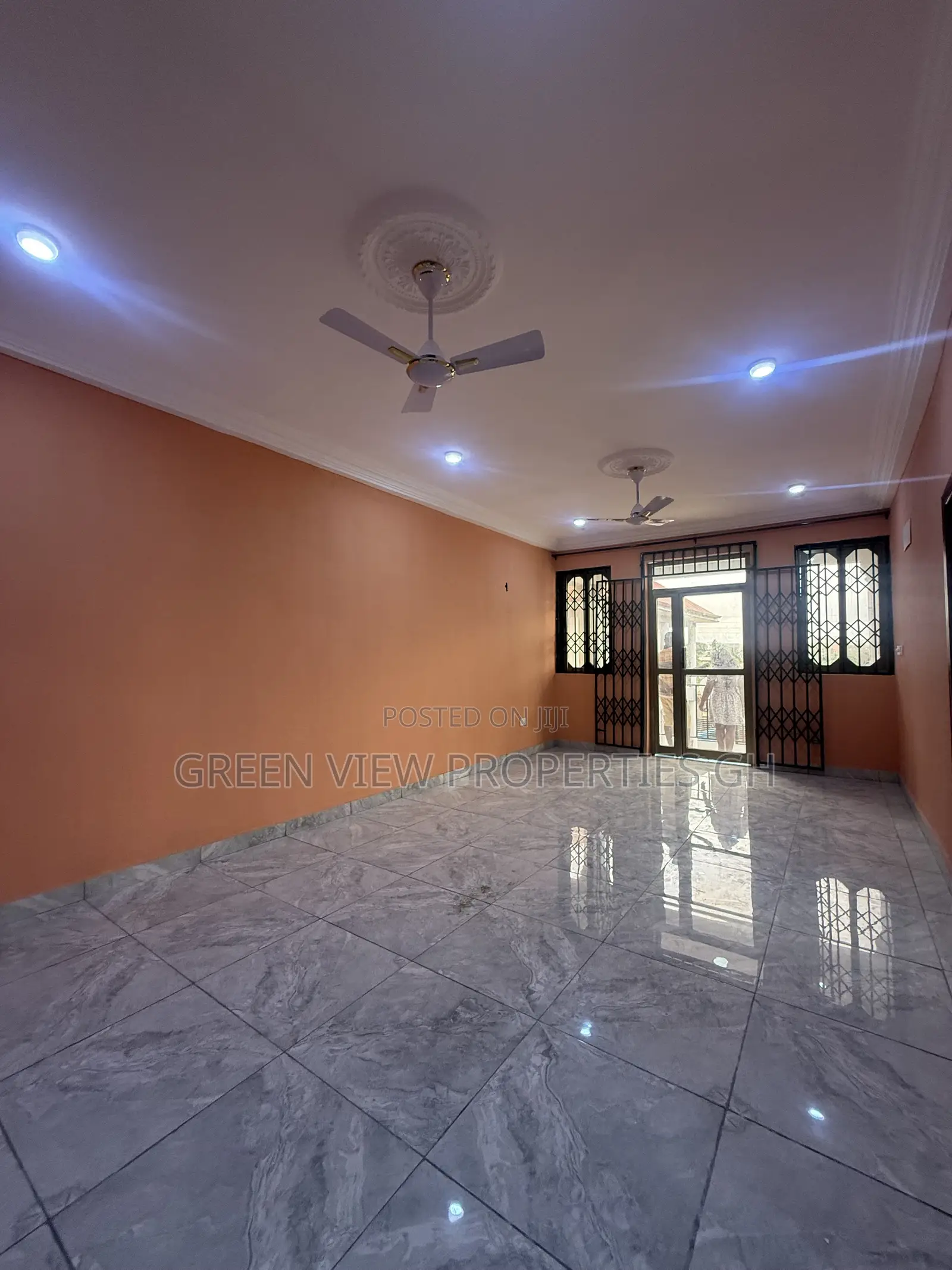 2bdrm Apartment in West Hills Mall Area for rent