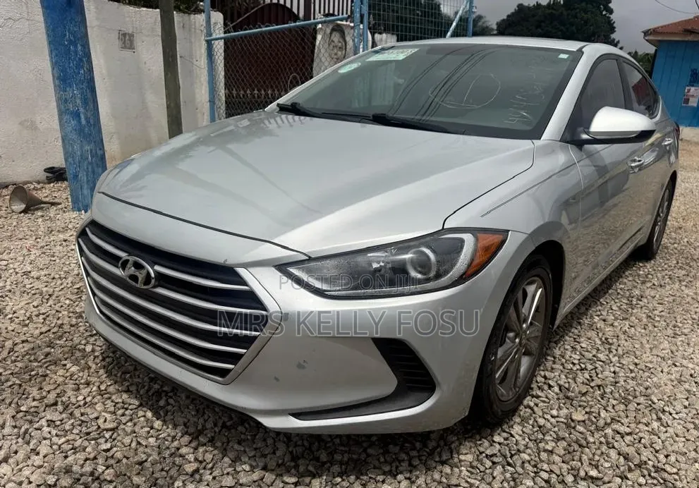 Hyundai Elantra 2017 Silver