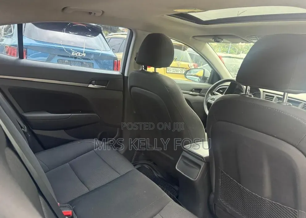 Hyundai Elantra 2017 Silver