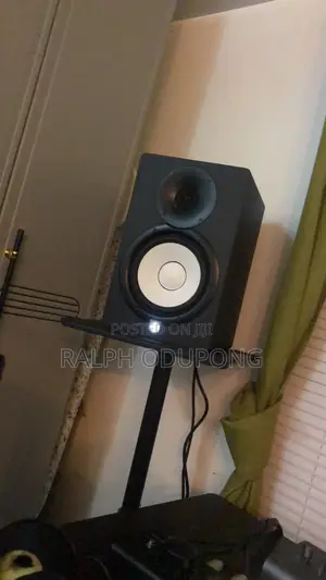 Yamaha Hs7