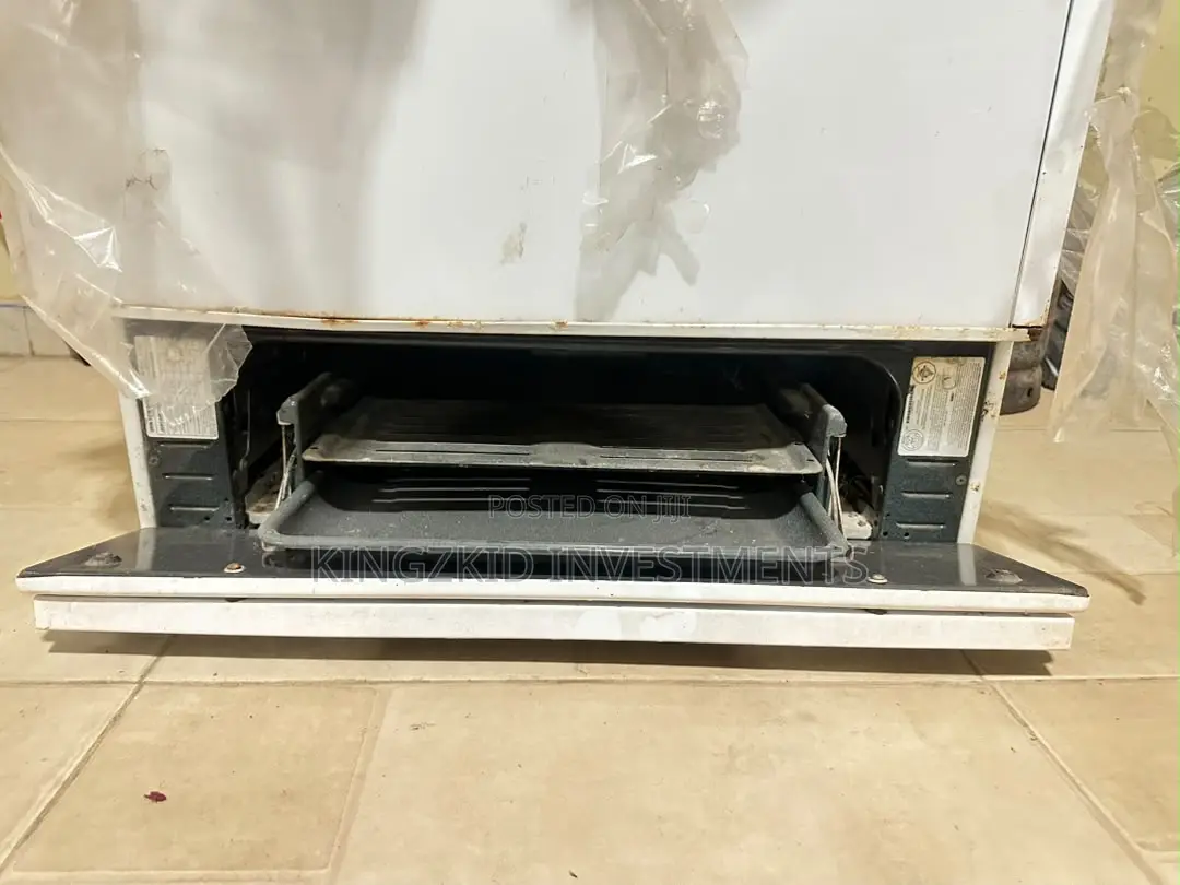 Durable American 4 Burner With Oven and Grill