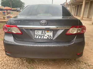 Toyota Corolla LE 4dr Sedan (1.8L 4cyl 4A) 2013 Gray