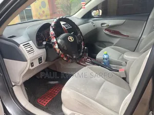 Toyota Corolla LE 4dr Sedan (1.8L 4cyl 4A) 2013 Gray