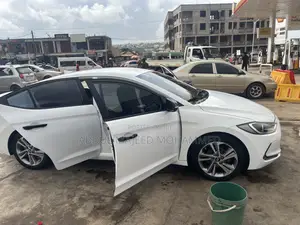 Hyundai Avante 2018 White
