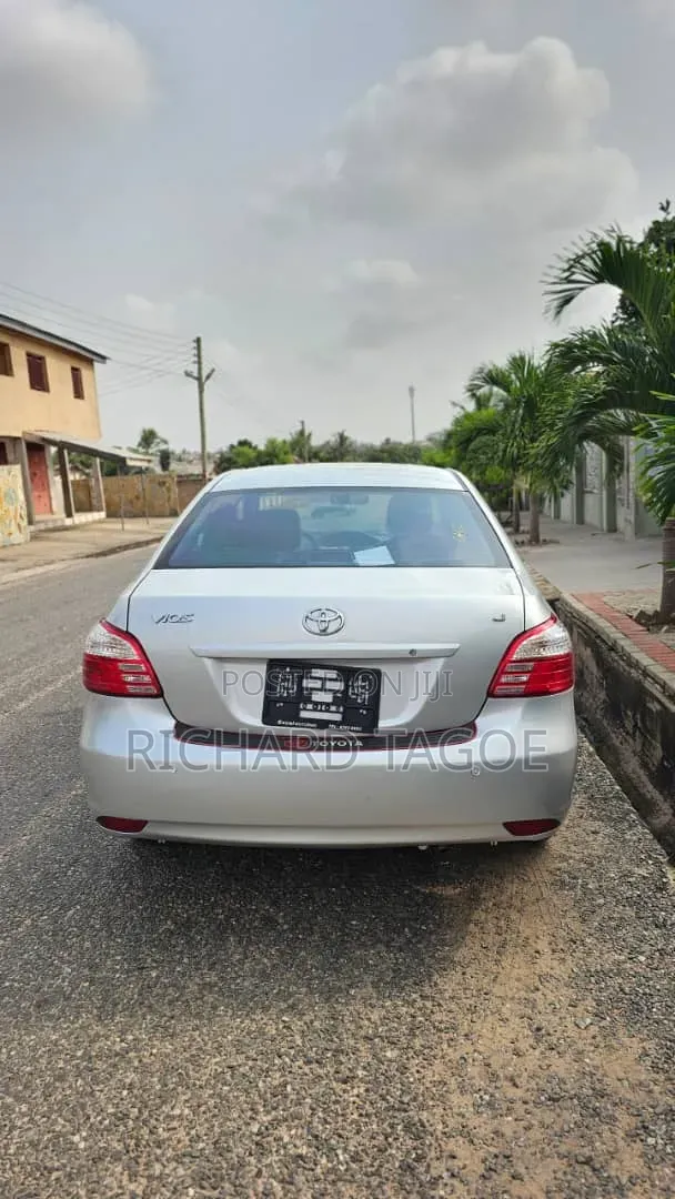 Toyota Vios 2012 Silver