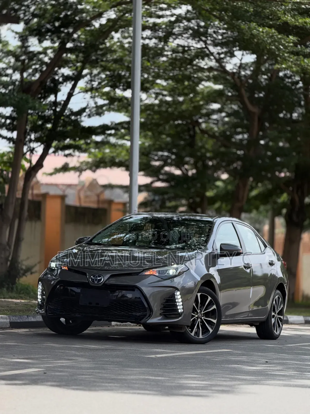 Toyota Corolla 2018 Brown