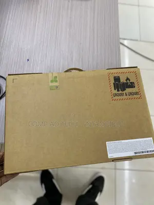 New Laptop Lenovo ThinkPad X1 16GB Intel Core Ultra 7 SSD 512GB
