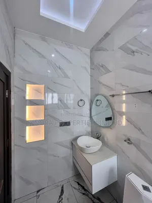 5bdrm Duplex in Nanakrom, School Junction for rent