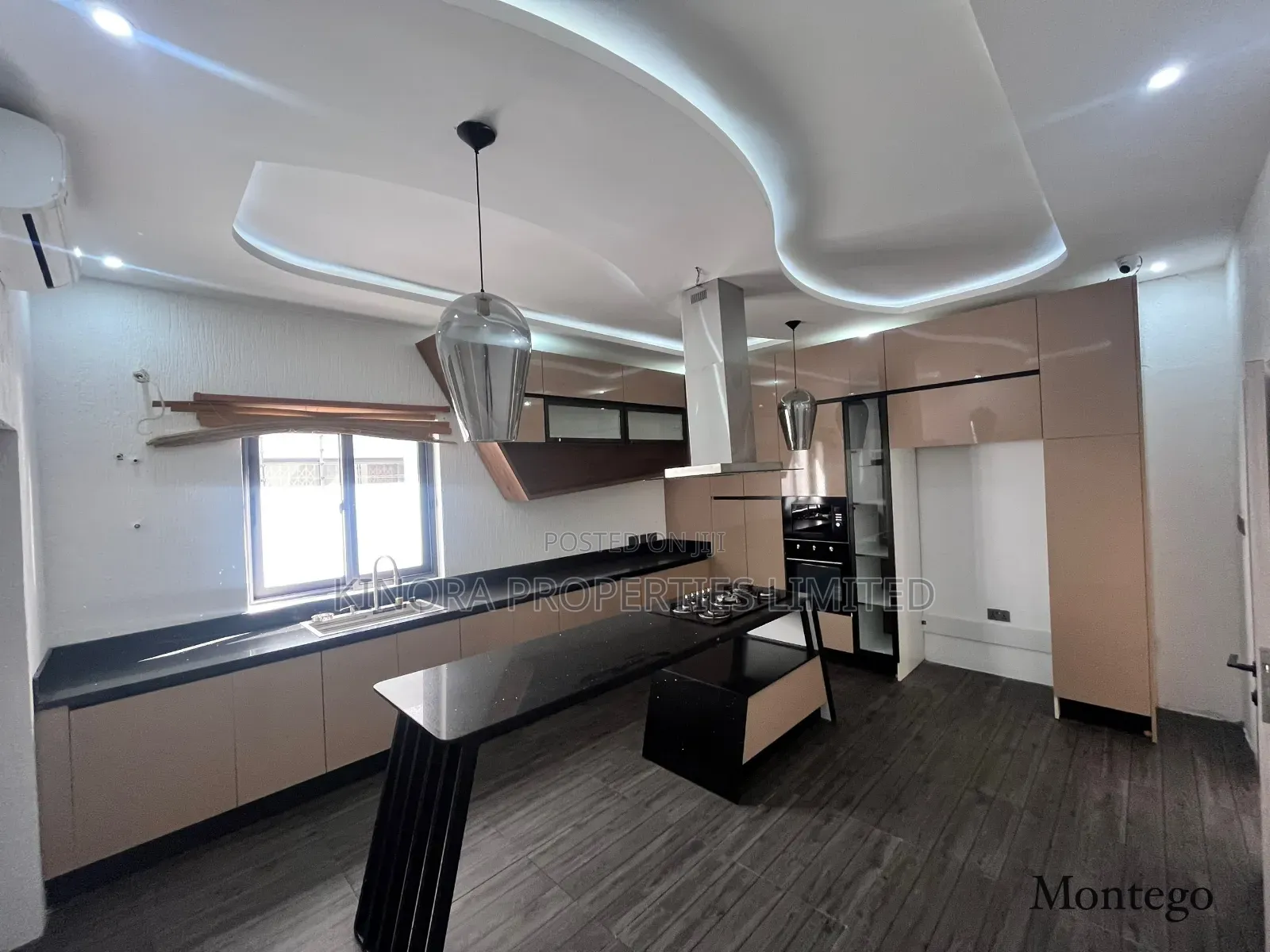 5bdrm Duplex in Nanakrom, School Junction for rent