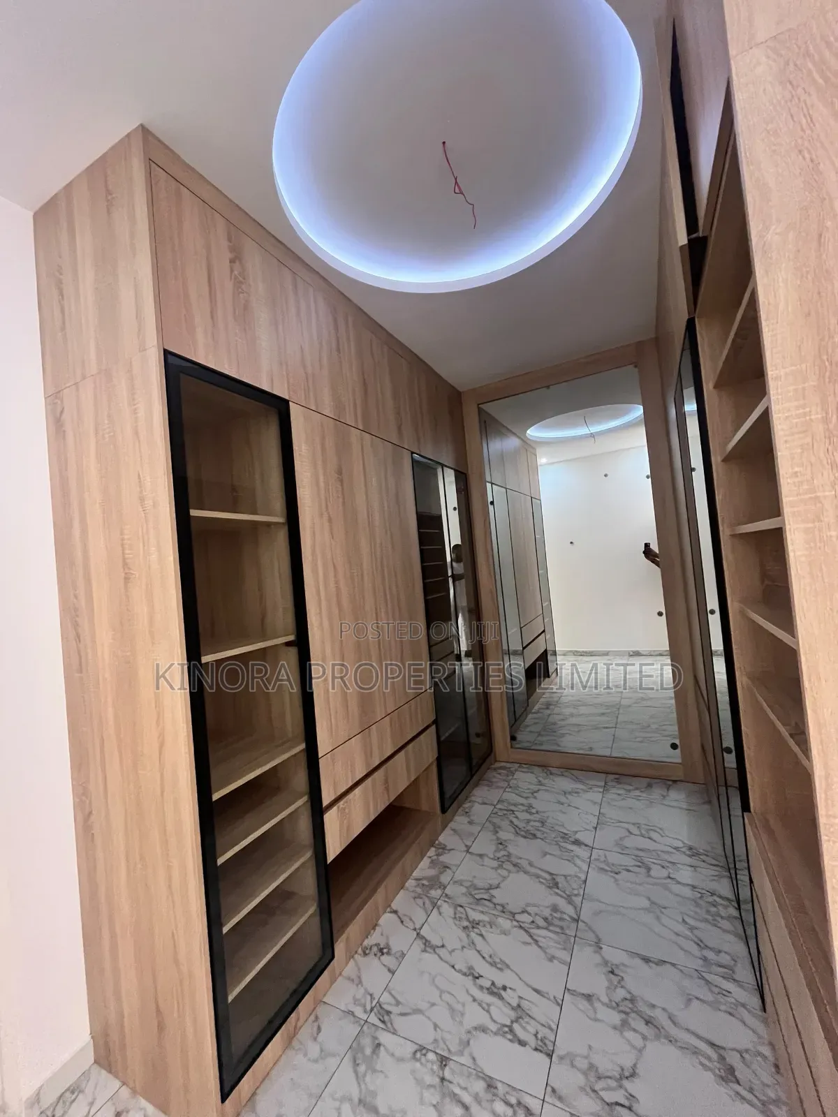 5bdrm Duplex in Nanakrom, School Junction for rent
