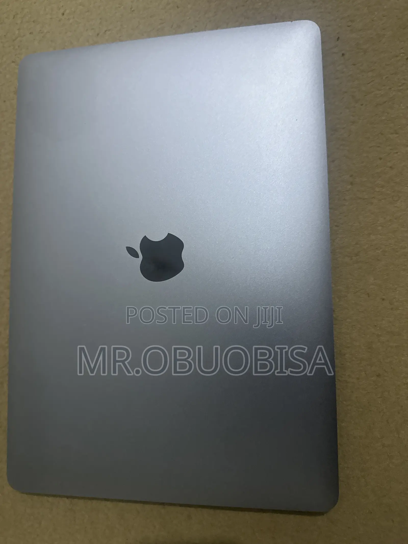Laptop Apple MacBook Pro 2022 M2 8GB Apple M2 SSD 256GB