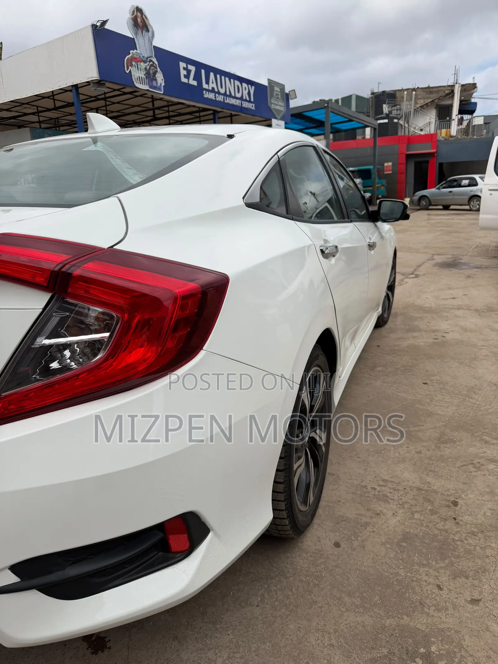 Honda Civic Touring 4dr Sedan (1.5L 4cyl) 2016 White