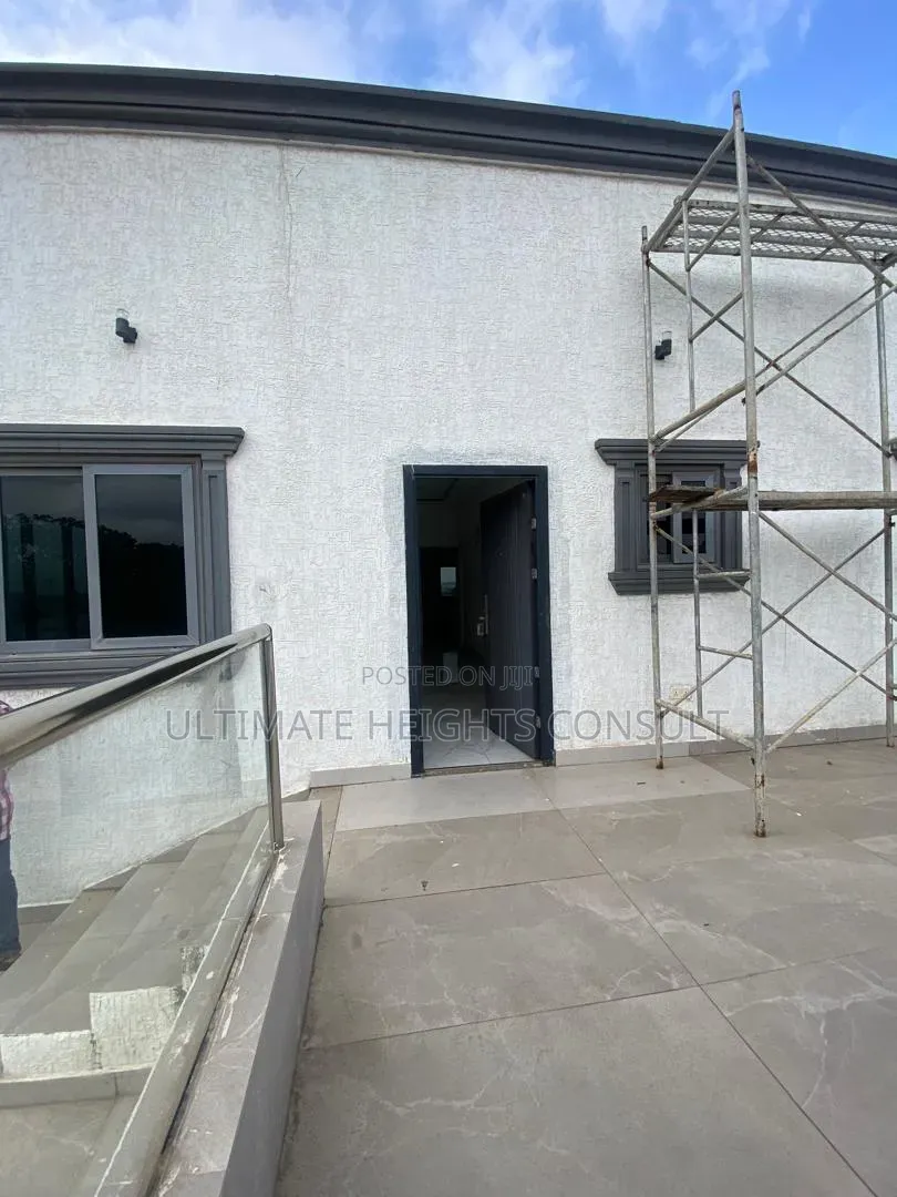 5bdrm House in Achimota Mile 7 for sale