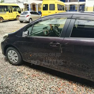 Toyota Vitz 1.3 AWD 5dr 2014 Black