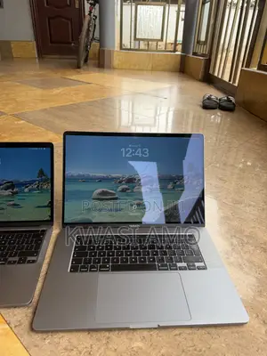 Laptop Apple MacBook Pro 2019 32GB Intel Core i9 SSHD (Hybrid) 1T
