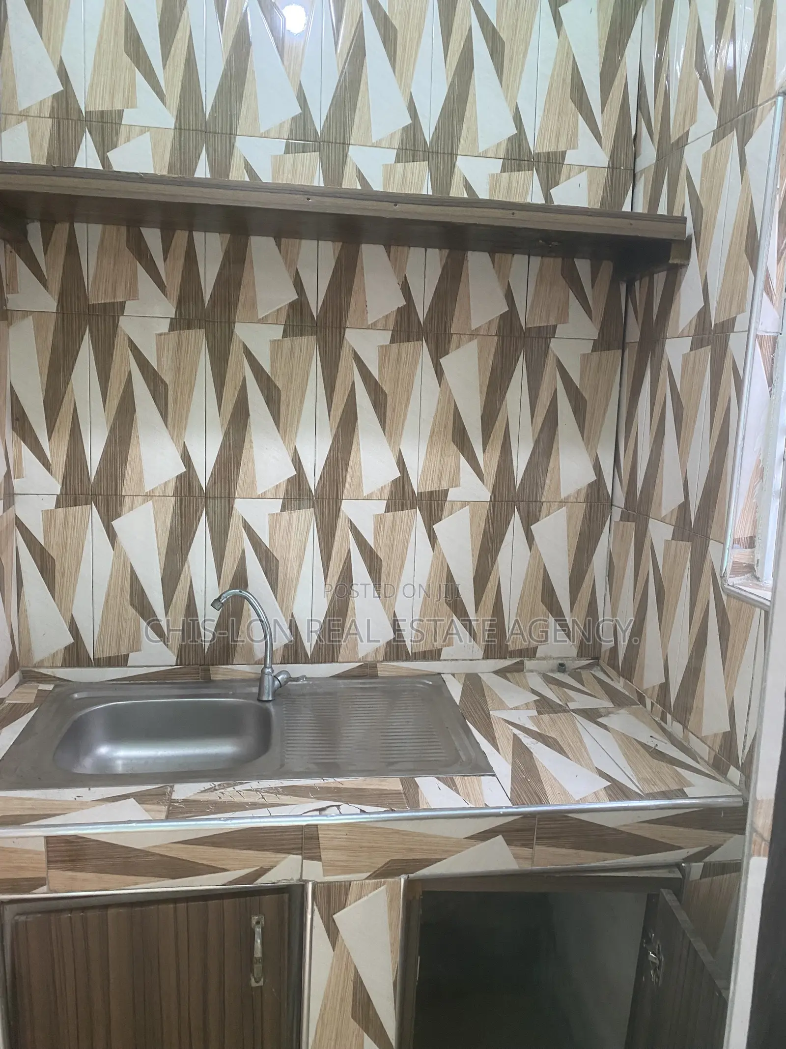 1bdrm Room & Parlour in Chislon Broker’S, Adam Nana for rent
