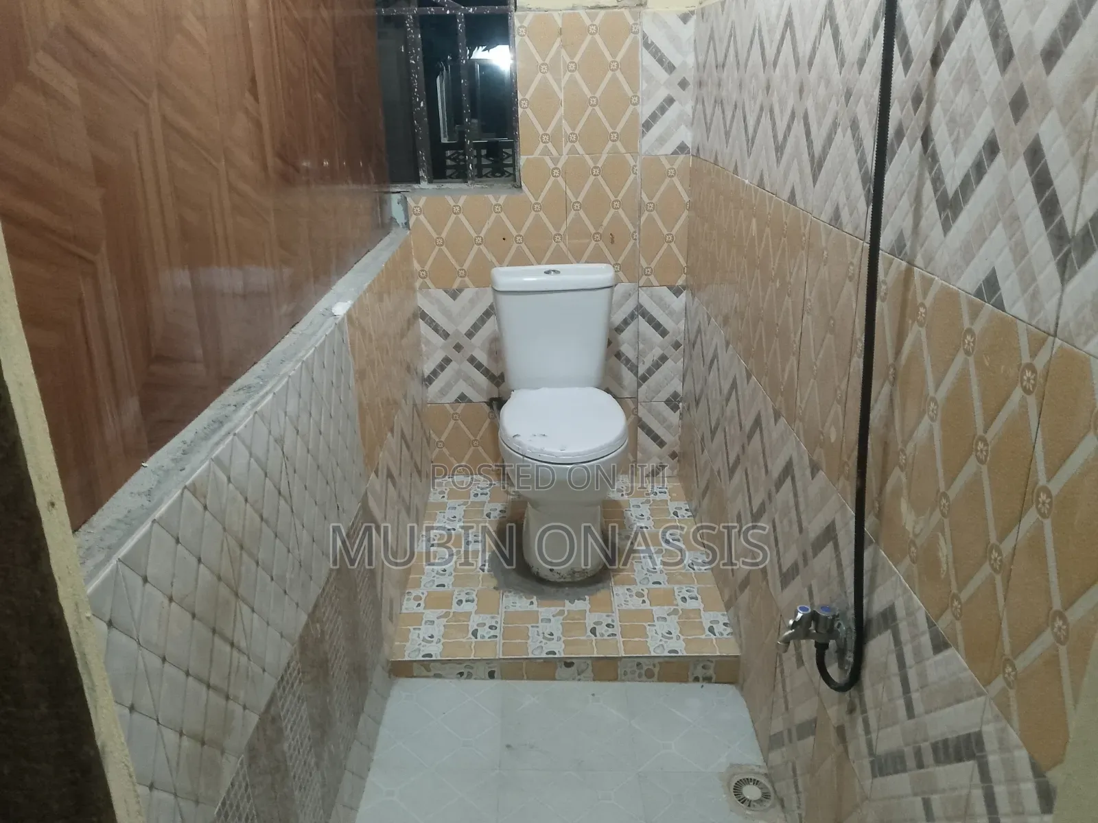 Mini Flat in Items Property, Housing Down for rent