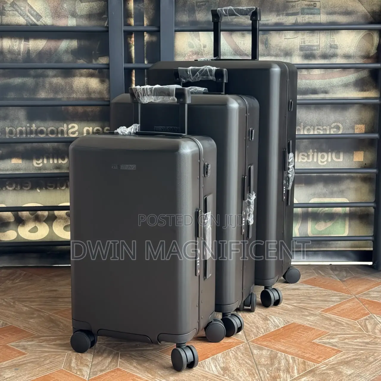 Full 3 Piece Suitcase Set With Charging Port