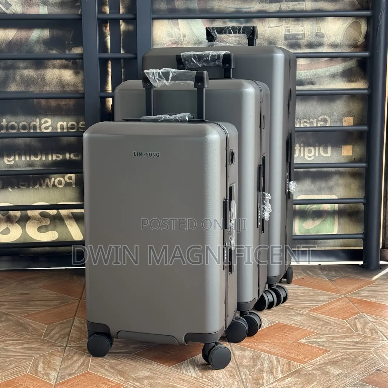 Full 3 Piece Suitcase Set With Charging Port