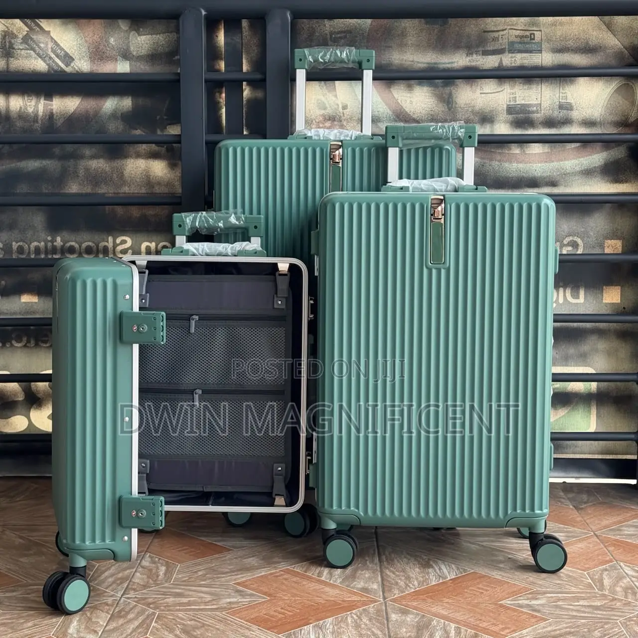 Full 3 Piece Suitcase Set With Charging Port