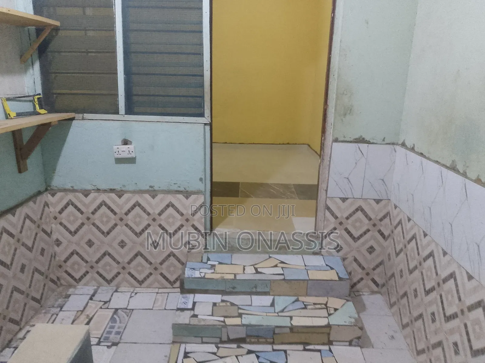 Mini Flat in Items Property, Housing Down for rent
