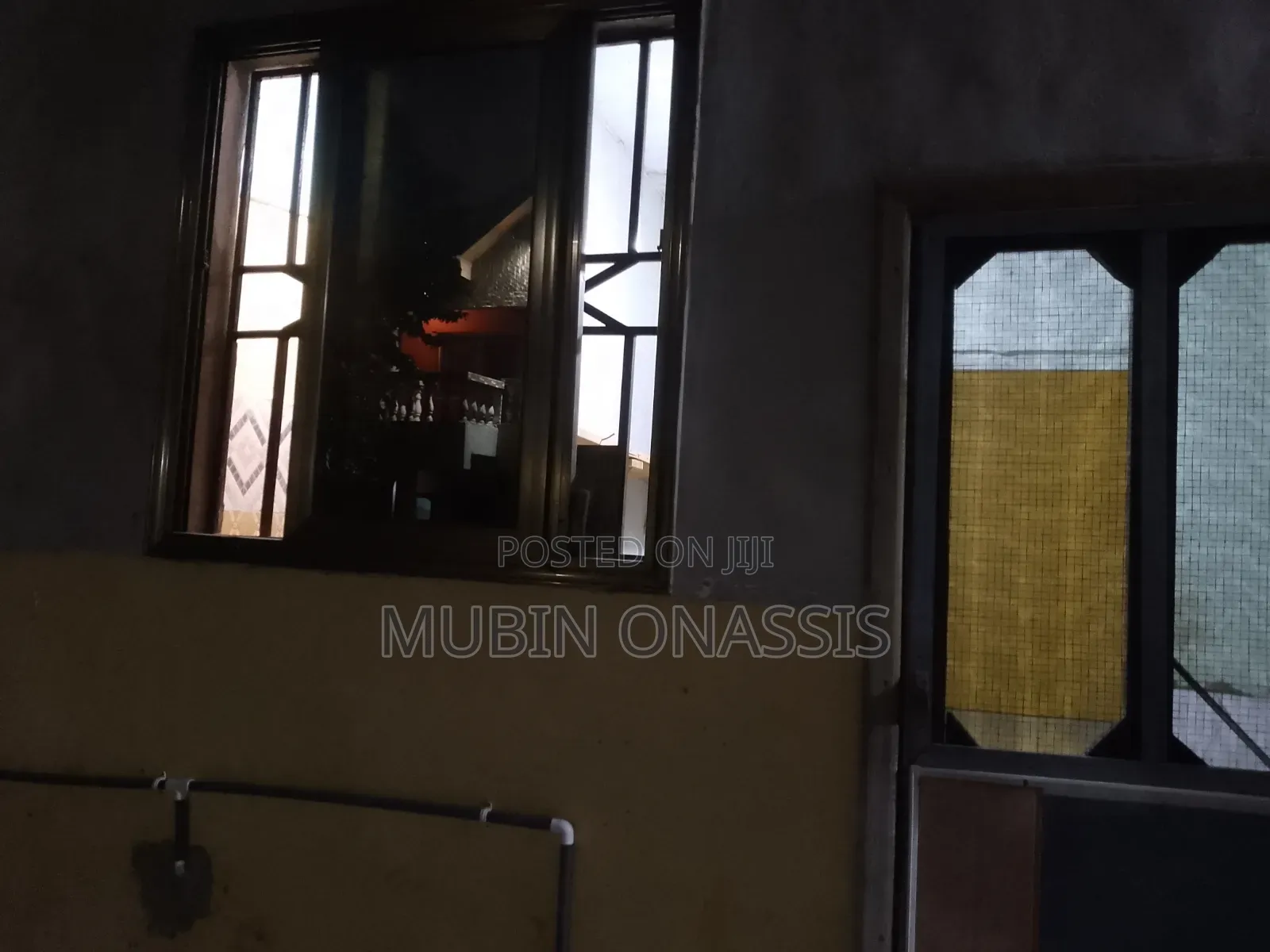 Mini Flat in Items Property, Housing Down for rent