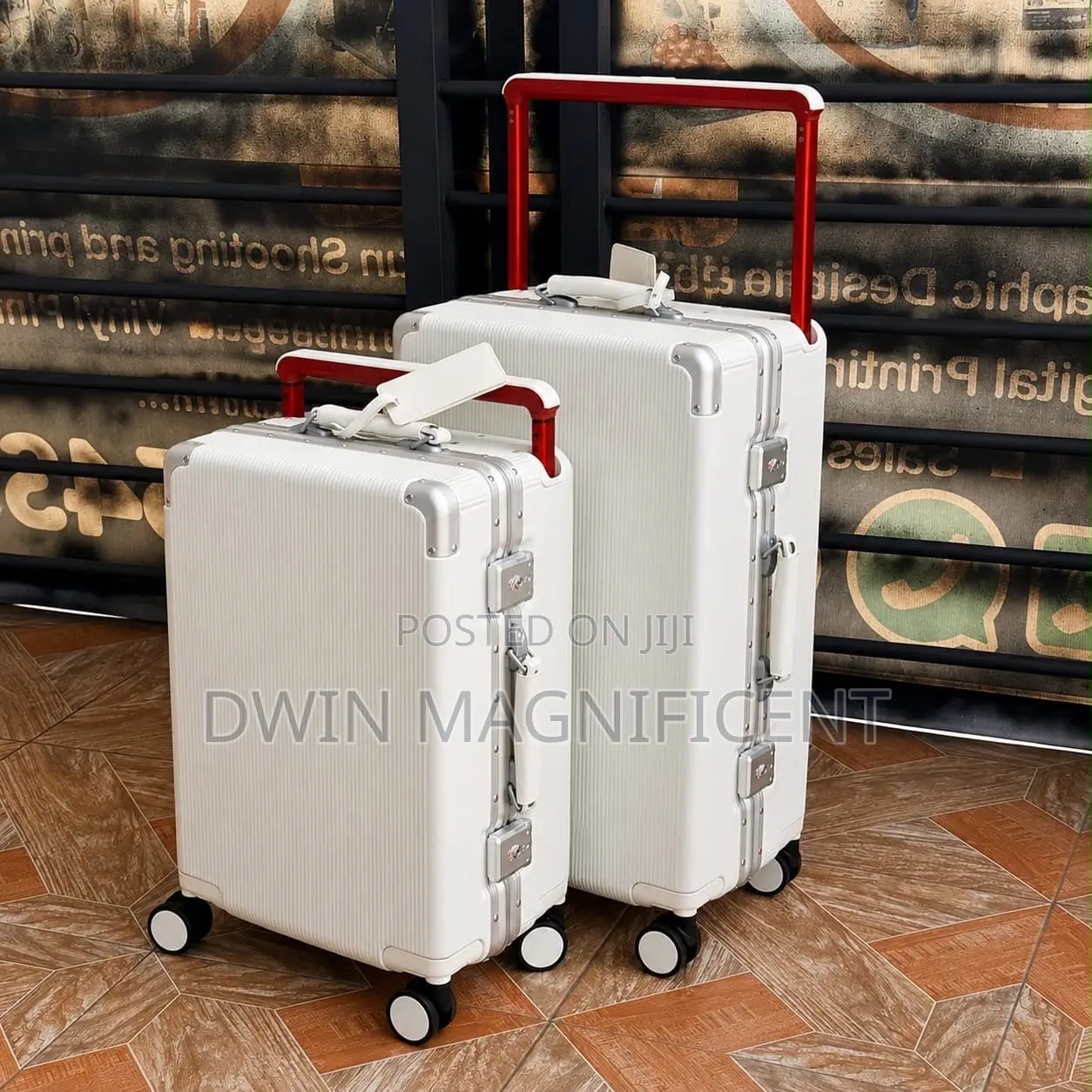360 Degree Spinner Wheels, Security Locks and Cup Holder