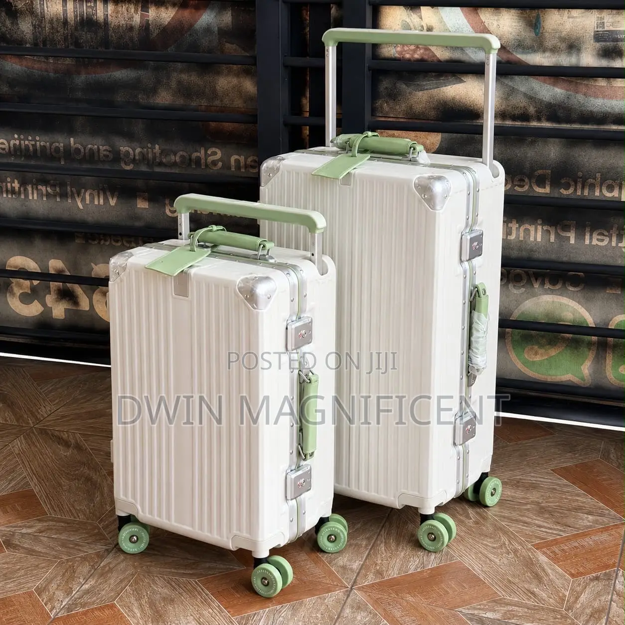 360 Degree Spinner Wheels, Security Locks and Cup Holder