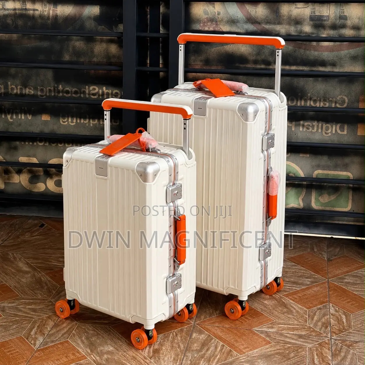 360 Degree Spinner Wheels, Security Locks and Cup Holder