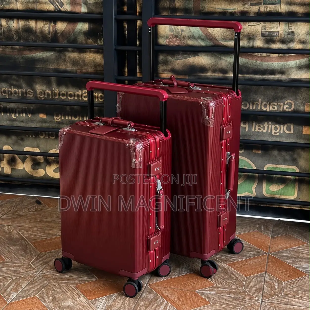360 Degree Spinner Wheels, Security Locks and Cup Holder