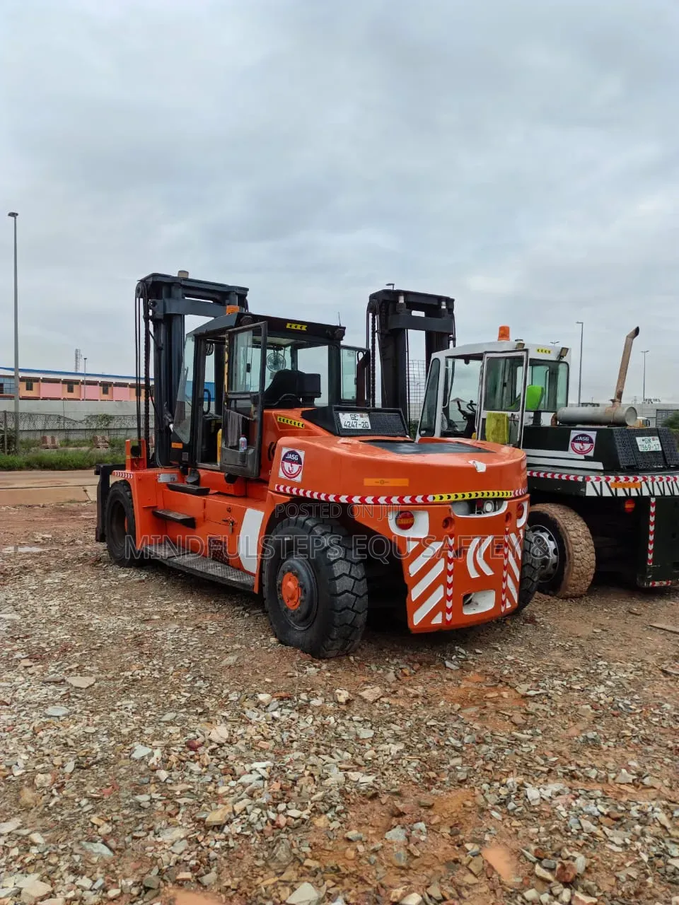 16 Tones Forklift Available for Rentals