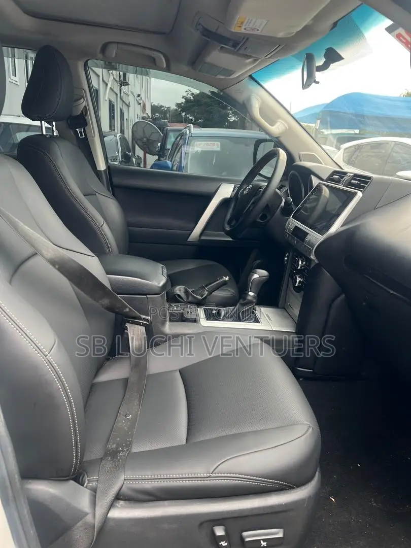 Toyota Land Cruiser 2019 White