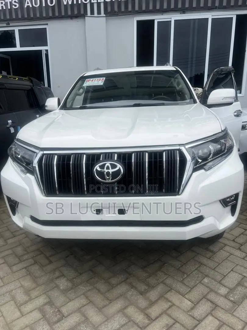 Toyota Land Cruiser 2019 White